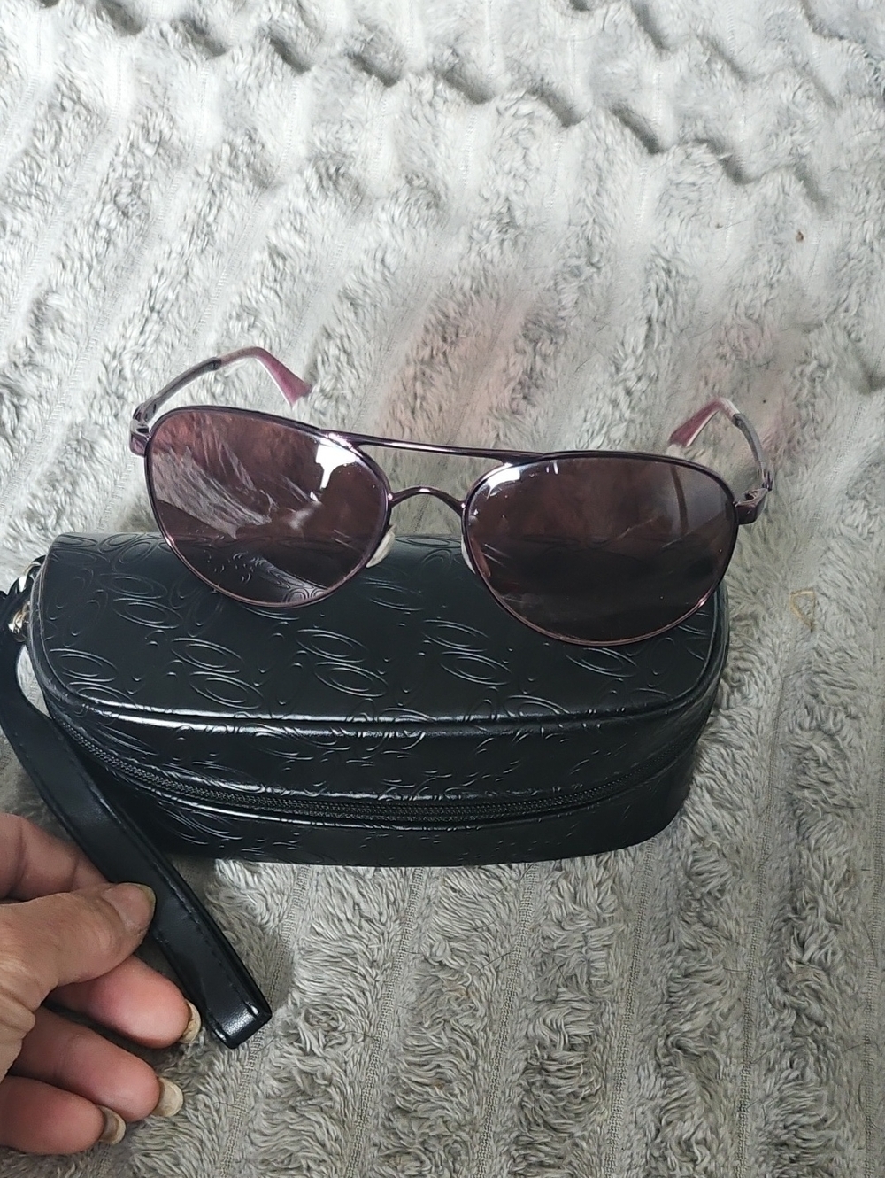 Oakley Given model, specifically color code OO4068-03. Blackberry!!
